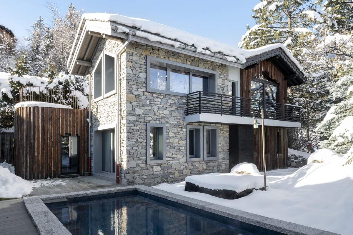How to Choose the Right Ski Chalet for You